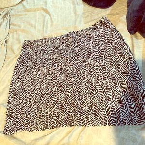 Express Black and white skirt